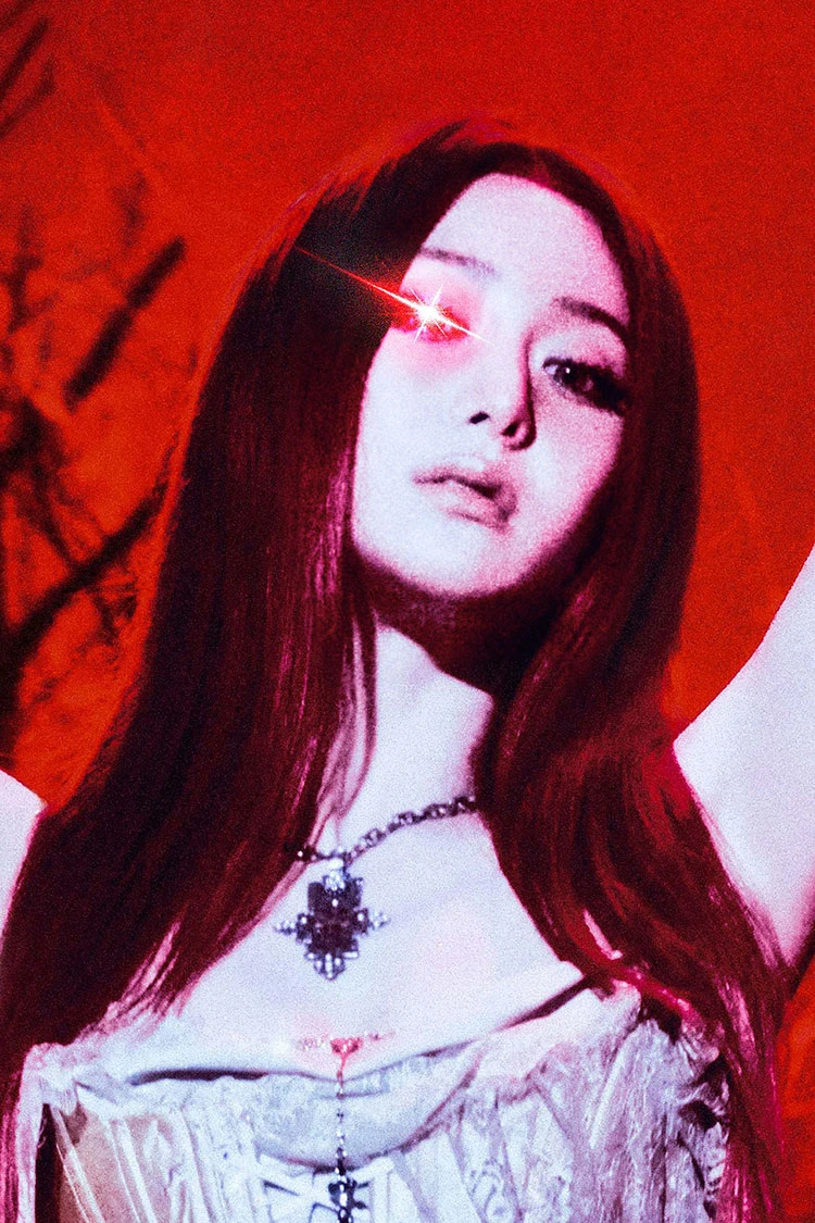 HUH YUNJIN